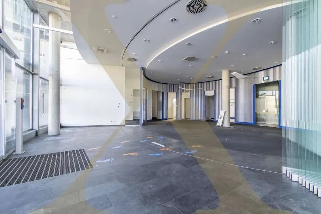 Gewerbeimmobilie mieten in Linz – 319 m², € 4.886