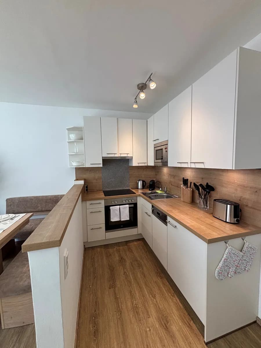 1-Zimmer-Wohnung mieten in Linz – 32 m², € 930 – Bild 2 von 9
