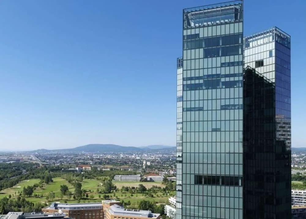 Gewerbeimmobilie mieten in Wien – 2 484 m², € 18