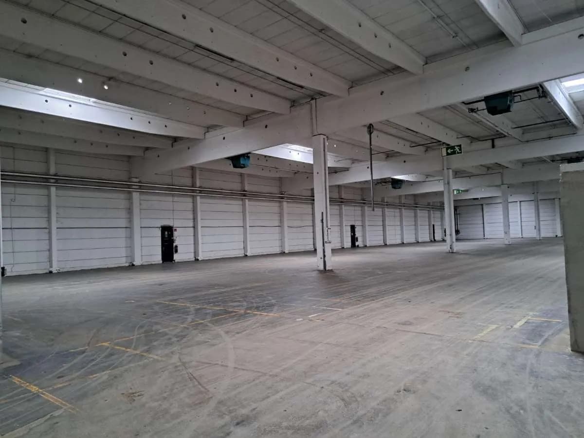 Gewerbeimmobilie mieten in Mödling – 2 700 m², € 5