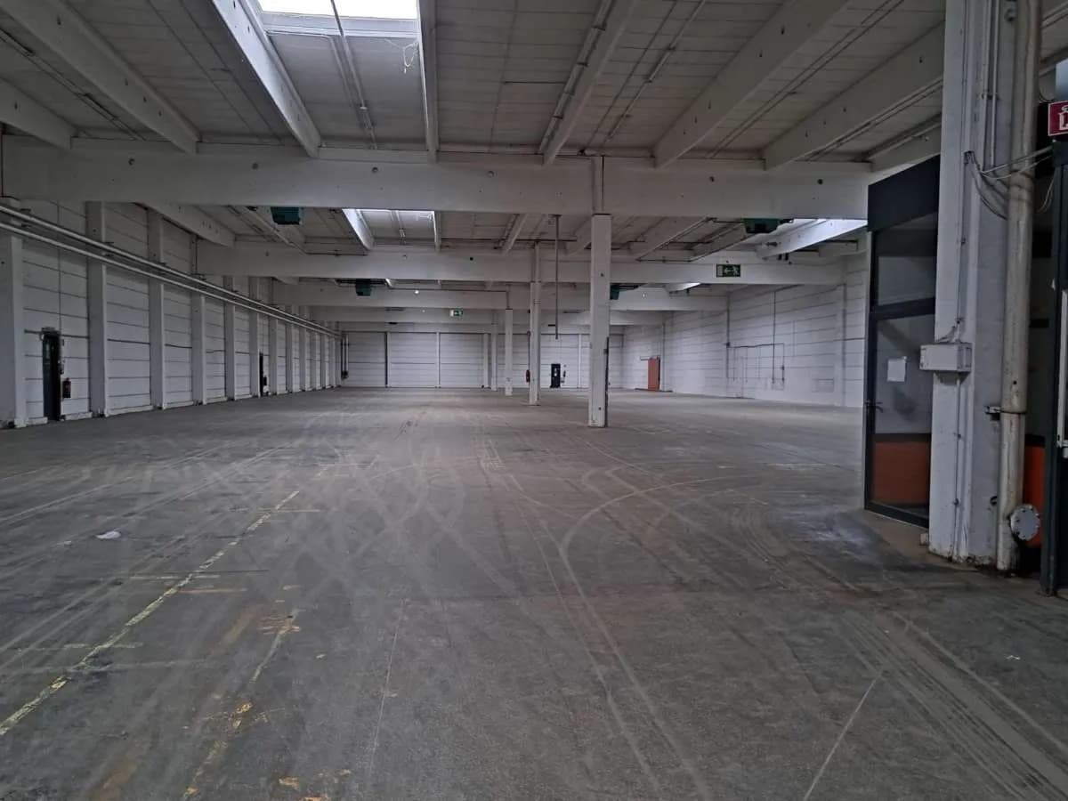 Gewerbeimmobilie mieten in Mödling – 2 700 m², € 5 – Bild 2 von 2
