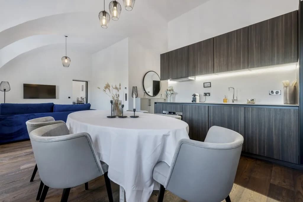 2-Zimmer-Wohnung mieten in Wien – 97 m², € 2.700 – Bild 2 von 5