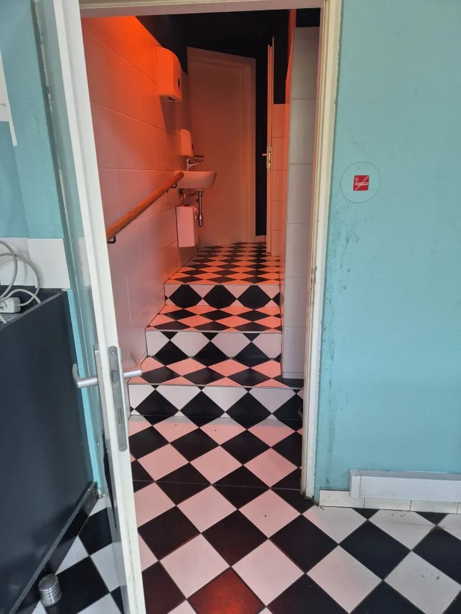 Gewerbeimmobilie mieten in Wien – 100 m², € 1.500 – Bild 18 von 23