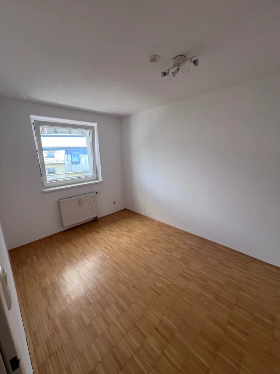 4-Zimmer-Wohnung mieten in Innsbruck – 106 m², € 2.101 – Bild 2 von 12