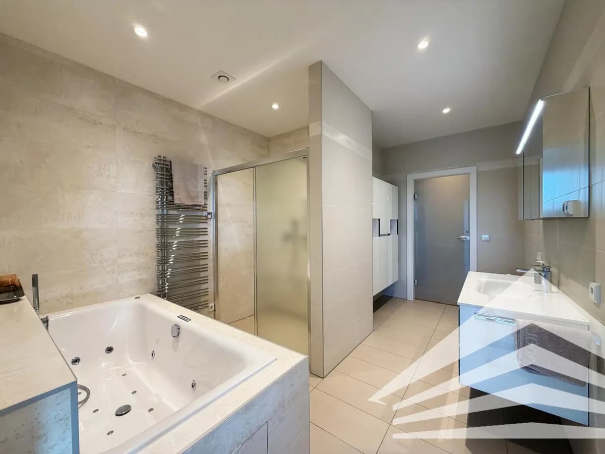 3-Zimmer-Wohnung mieten in Linz – 129,09 m², € 4.599 – Bild 10 von 18