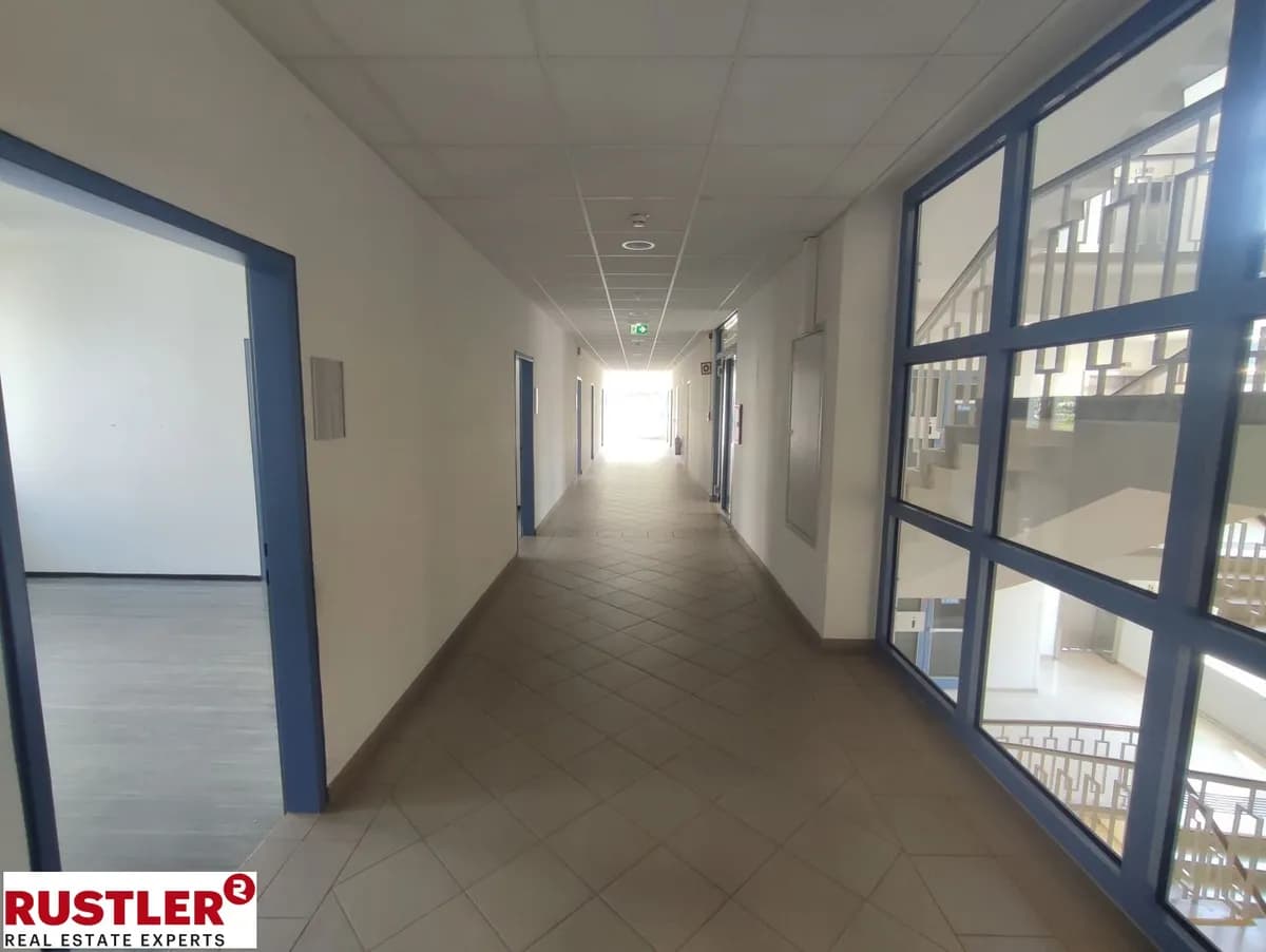 9-Zimmer-Gewerbeimmobilie mieten in Linz – 159 m², € 2.319 – Bild 2 von 8