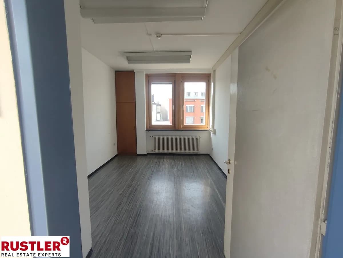 9-Zimmer-Gewerbeimmobilie mieten in Linz – 159 m², € 2.319 – Bild 3 von 8