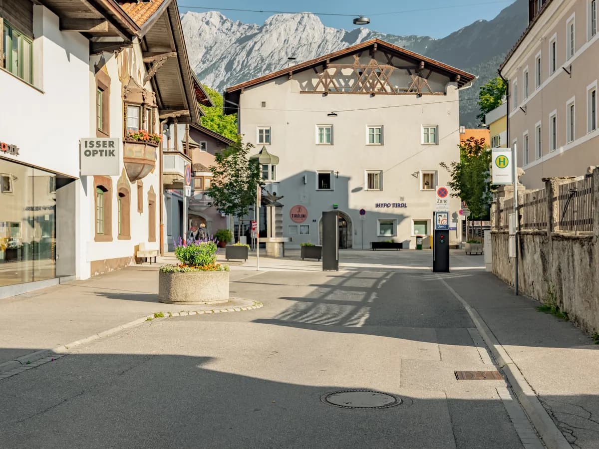 Gewerbeimmobilie mieten in Österreich – 200 m², € 3.111