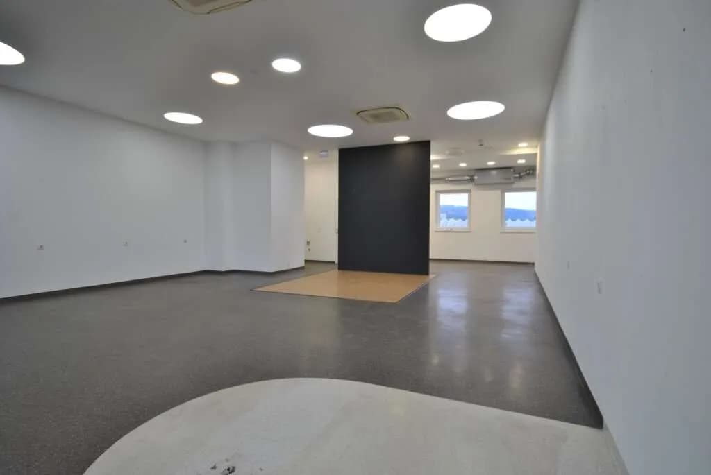 Gewerbeimmobilie mieten in Neunkirchen – 95 m², € 1.333 – Bild 3 von 7