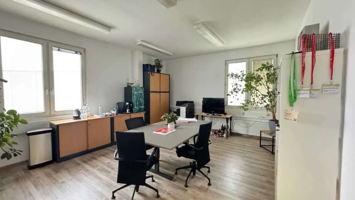 Gewerbeimmobilie mieten in Baden – 65 m², € 10 – Bild 7 von 16
