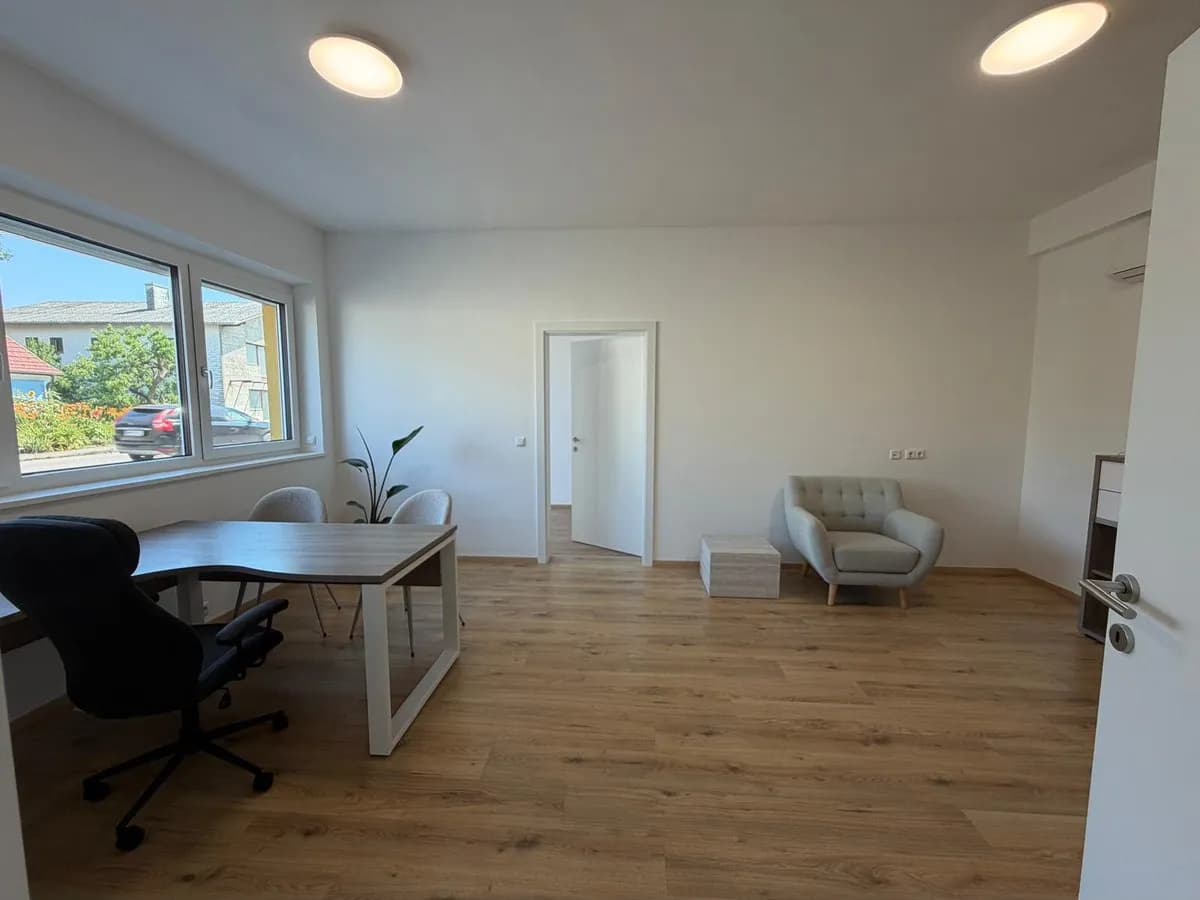 8-Zimmer-Gewerbeimmobilie mieten in Amstetten – 360 m², € 2.100 – Bild 2 von 22