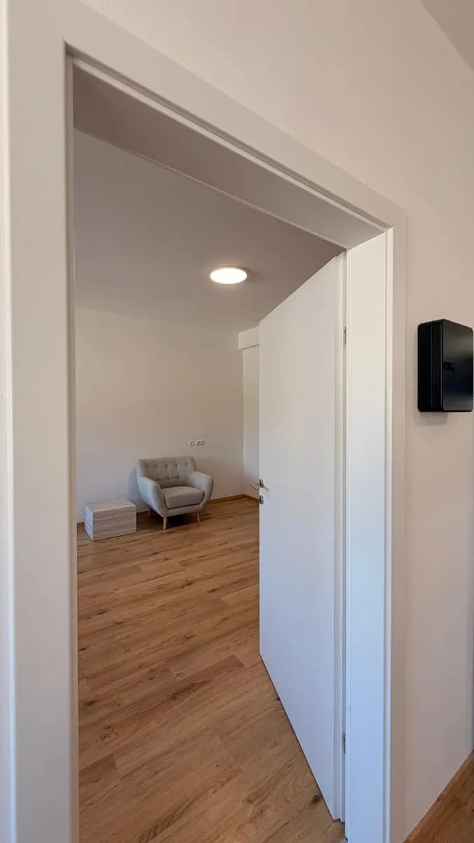 8-Zimmer-Gewerbeimmobilie mieten in Amstetten – 360 m², € 2.100 – Bild 7 von 22
