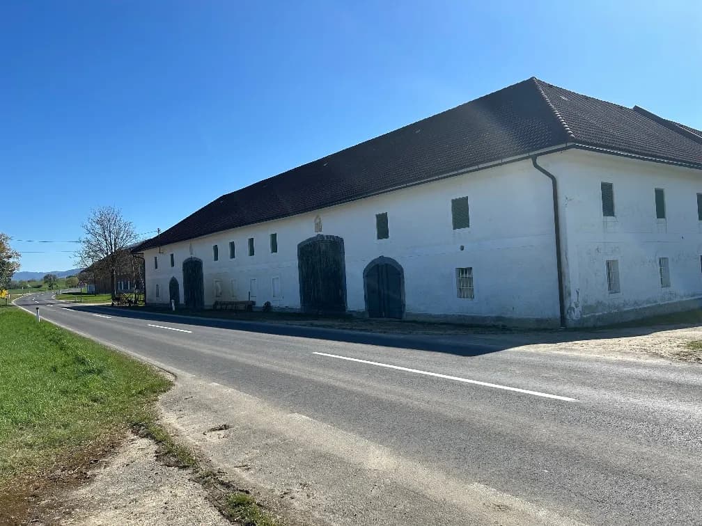 Gewerbeimmobilie mieten in Linz Land – 300 m², € 2.200 – Bild 9 von 9