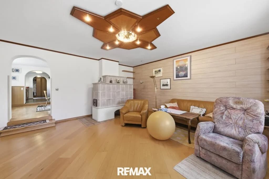 4-Zimmer-Haus kaufen in Hollabrunn – 177 m², € 299.000 – Bild 2 von 38