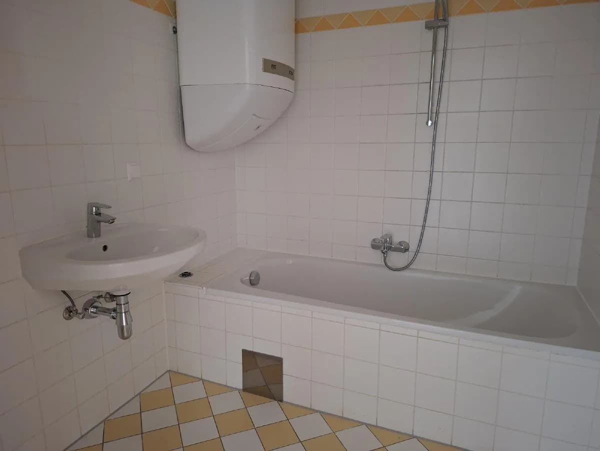 3-Zimmer-Wohnung mieten in Hollabrunn – 72,82 m², € 800 – Bild 8 von 11