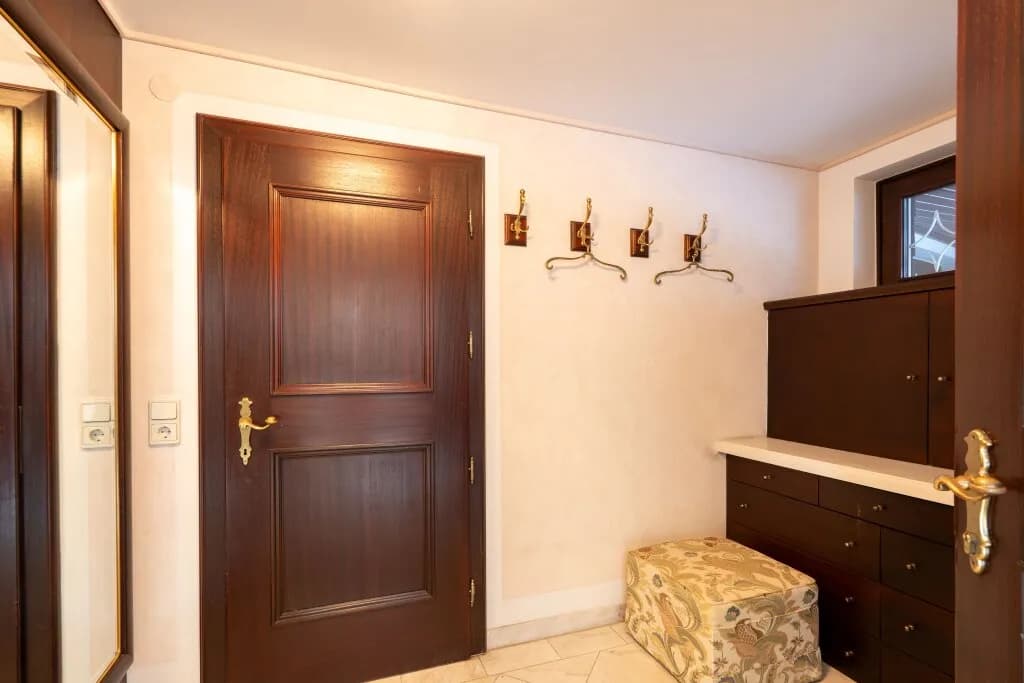 8-Zimmer-Immobilie mieten in Steyr – 350 m², € 2.548 – Bild 26 von 60