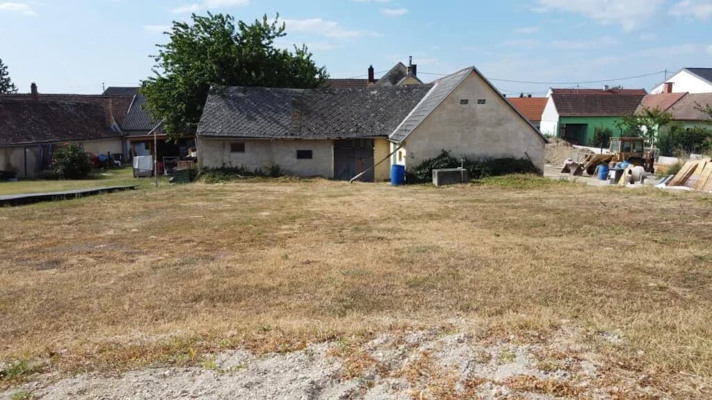 Grundstück mieten in Mistelbach – 401 m², € 690