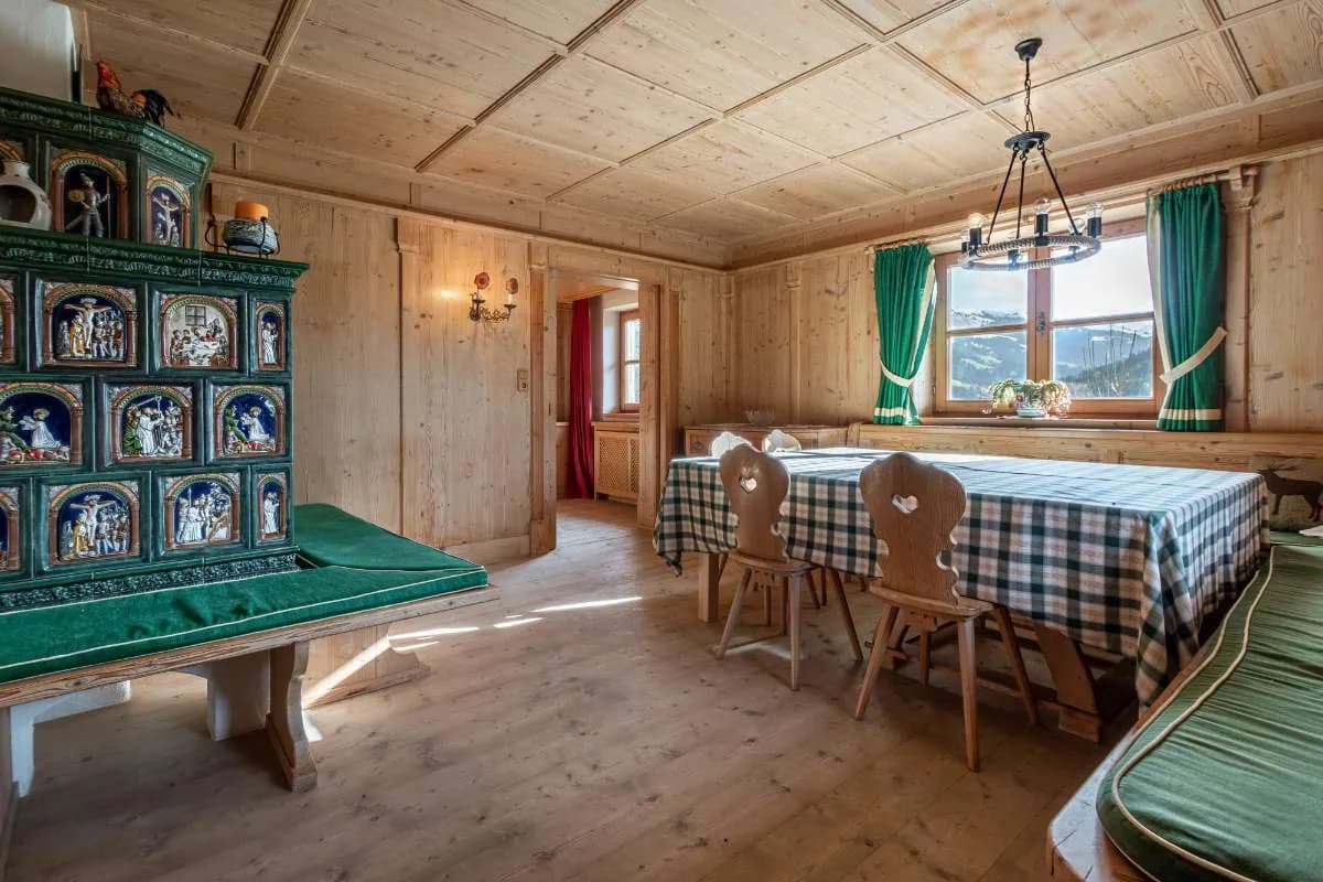 7-Zimmer-Haus mieten in Kitzbühel – 253,78 m² – Bild 2 von 12