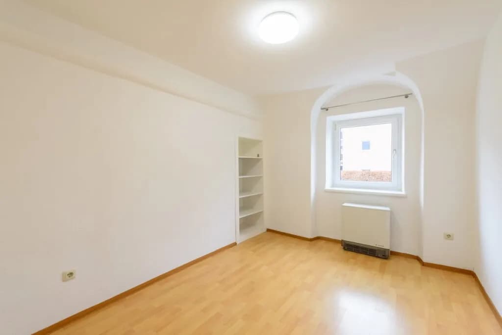 6-Zimmer-Wohnung kaufen in Gmunden – 135 m², € 370.000 – Bild 8 von 12