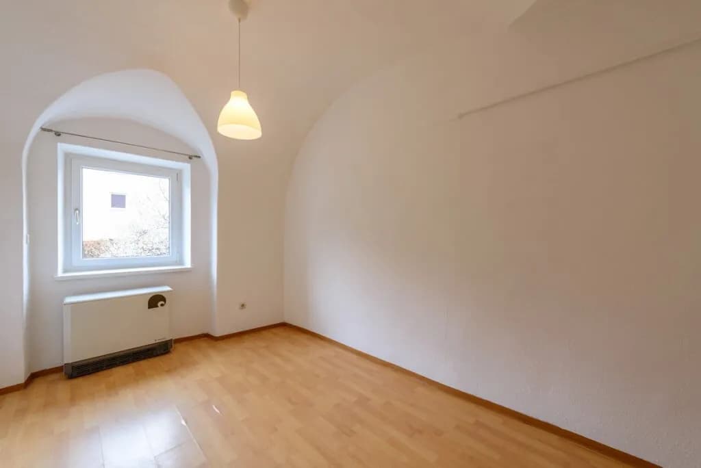 6-Zimmer-Wohnung kaufen in Gmunden – 135 m², € 370.000 – Bild 9 von 12