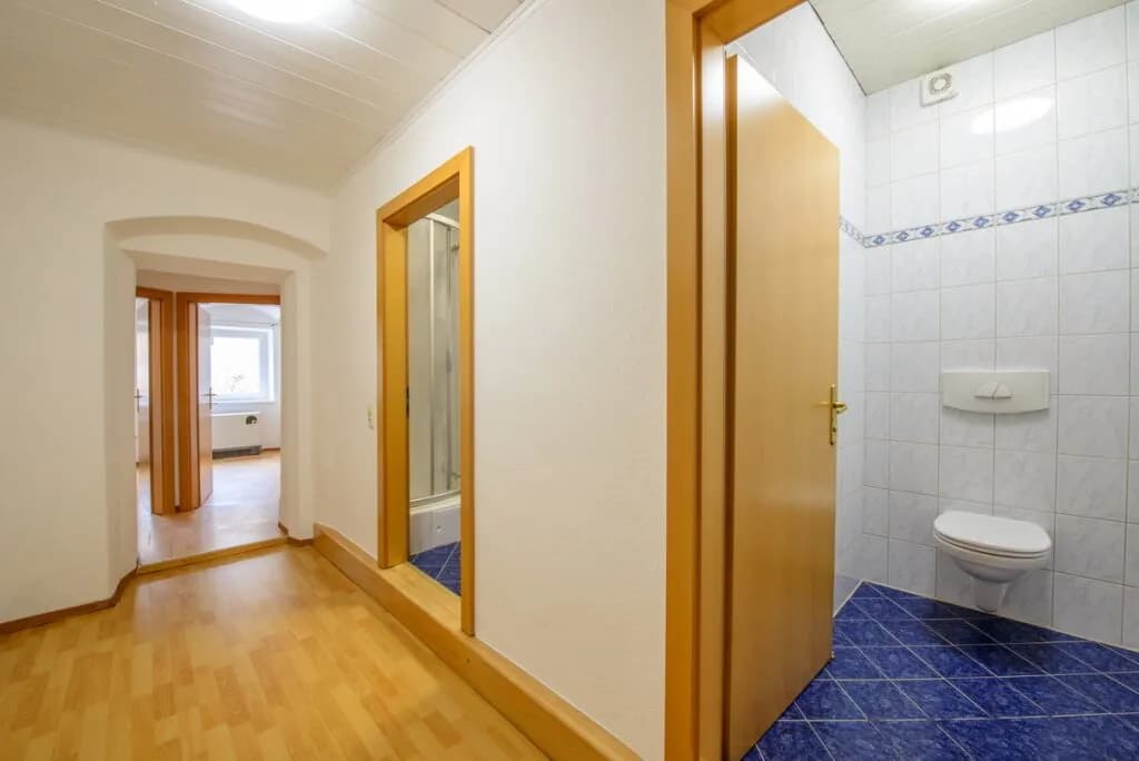 6-Zimmer-Wohnung kaufen in Gmunden – 135 m², € 370.000 – Bild 11 von 12