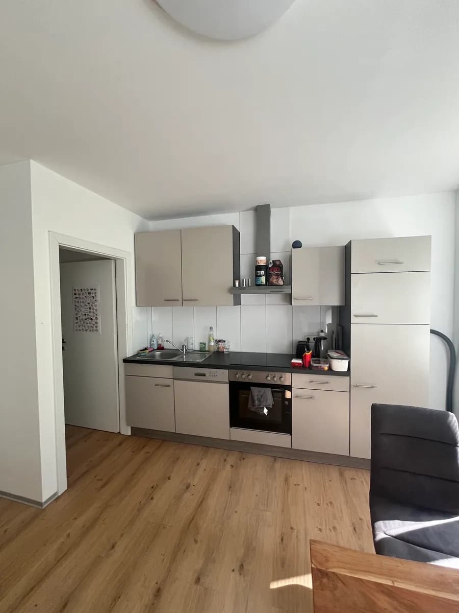 2-Zimmer-Wohnung mieten in Linz – 75 m², € 946 – Bild 2 von 8