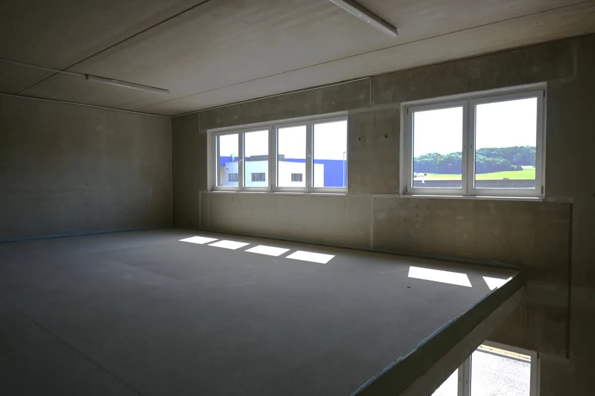Gewerbeimmobilie mieten in Linz Land – 176 m², € 2.446 – Bild 3 von 6