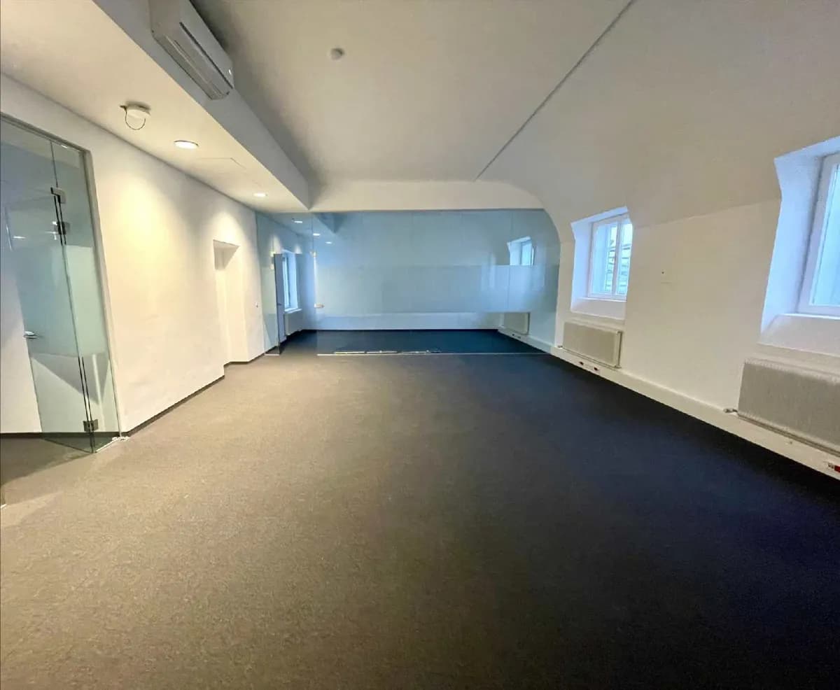6-Zimmer-Gewerbeimmobilie mieten in Wien – 333 m², € 6.090 – Bild 2 von 8
