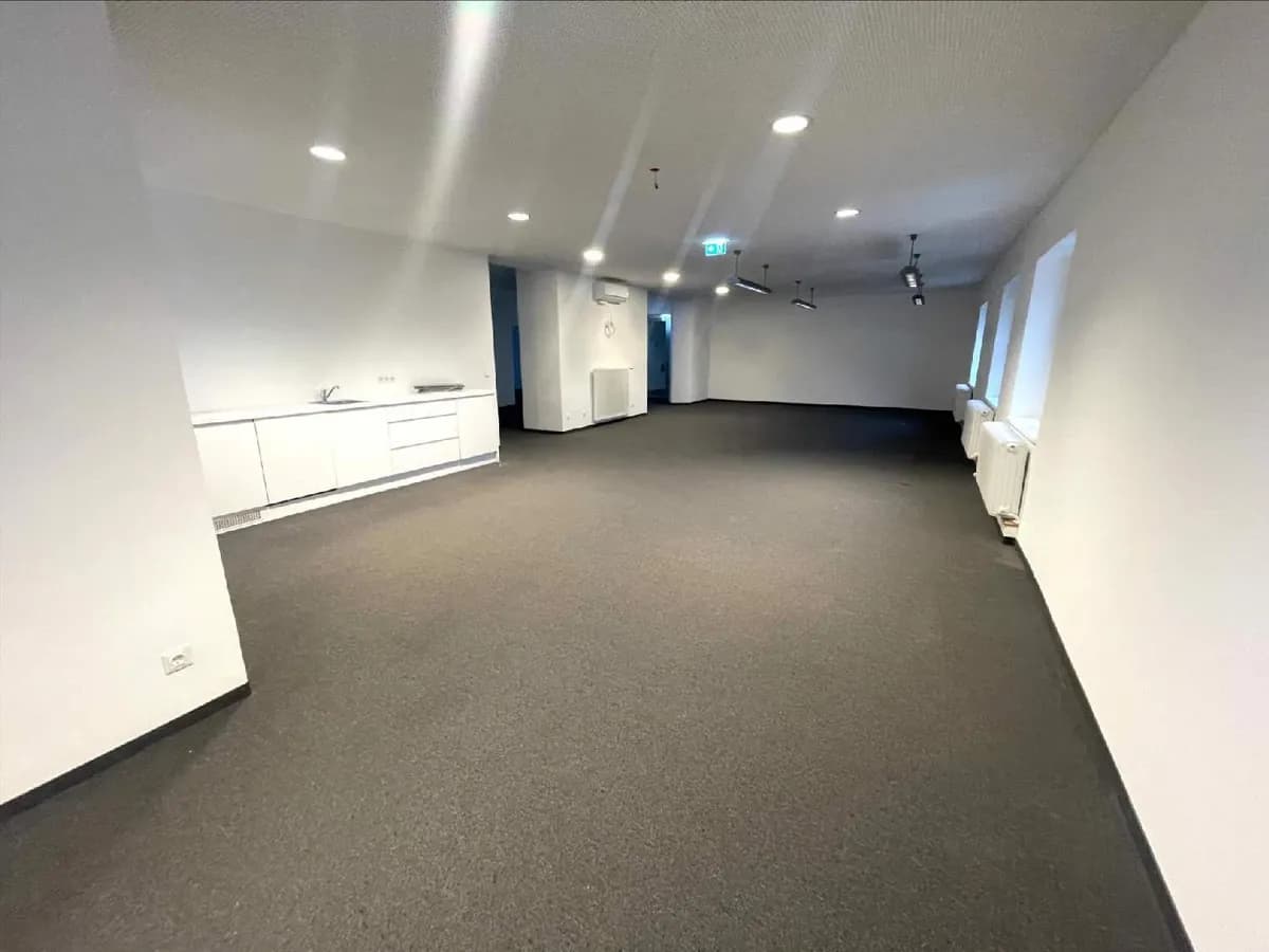 6-Zimmer-Gewerbeimmobilie mieten in Wien – 333 m², € 6.090 – Bild 5 von 8