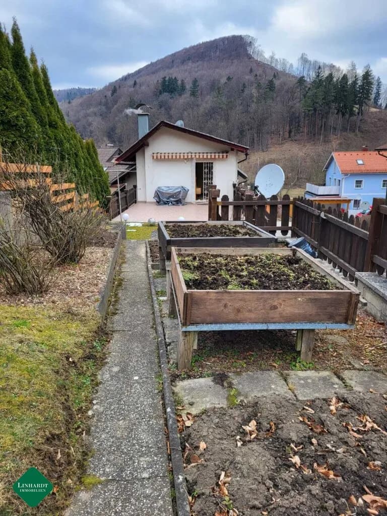 6-Zimmer-Haus kaufen in Sankt Pölten Land – 210 m², € 189.000 – Bild 1 von 11