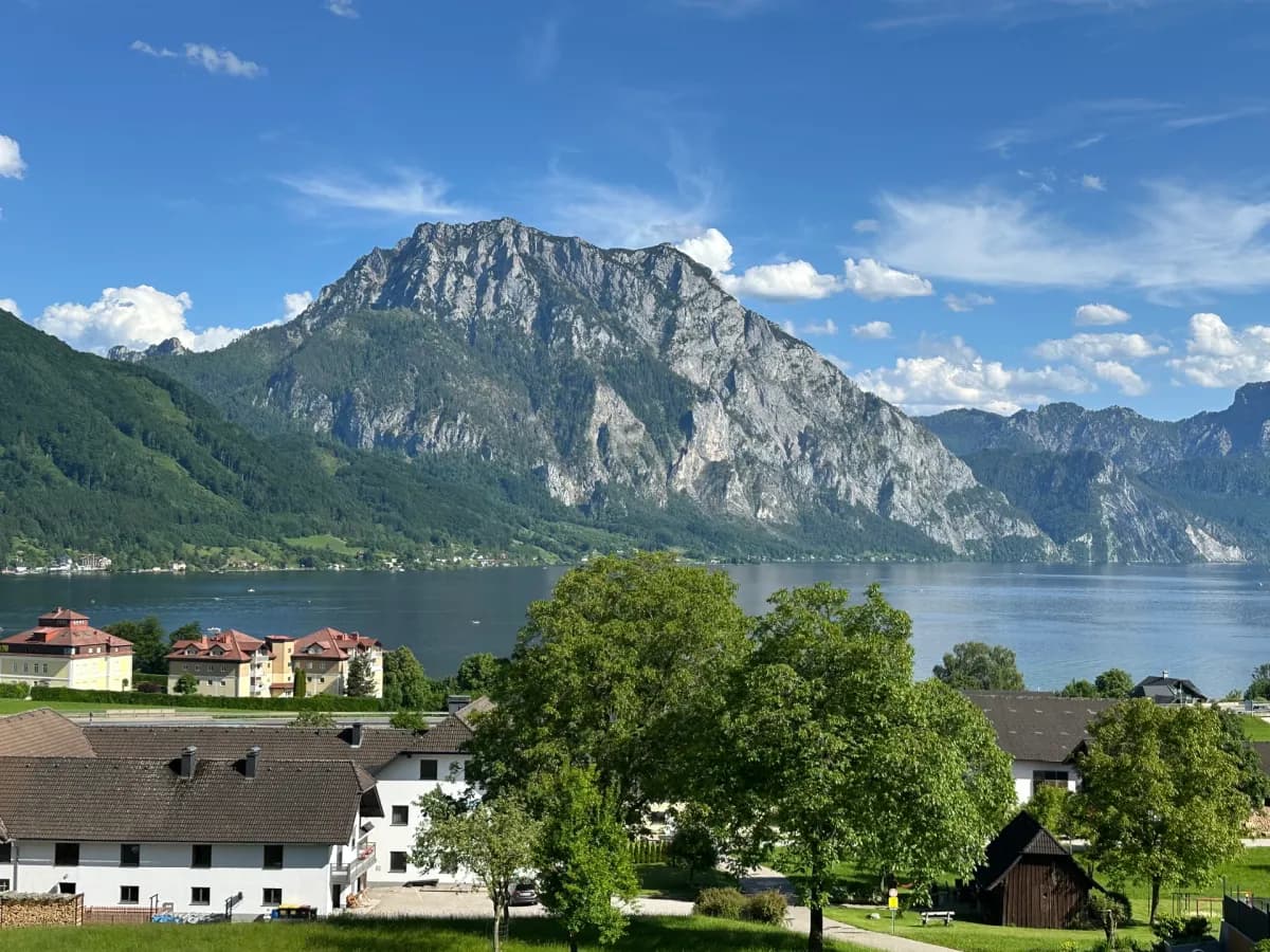 Grundstück kaufen in Gmunden – 1 228 m², € 1.375.000