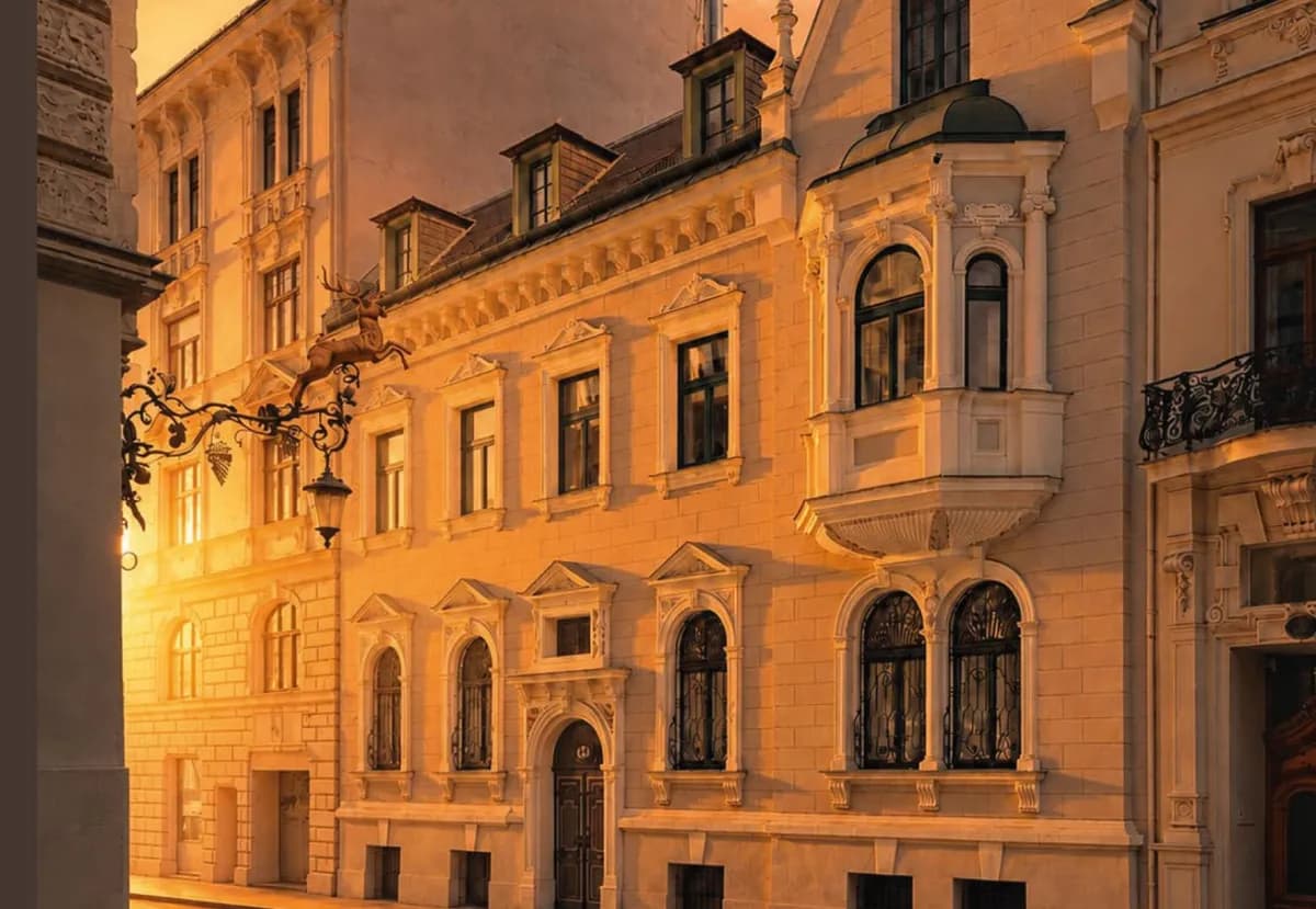 15-Zimmer-Haus kaufen in Wien – 900 m² – Bild 1 von 30