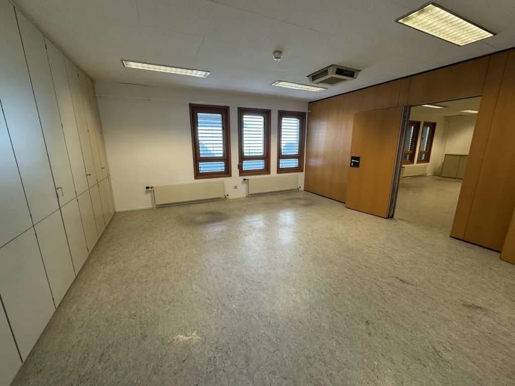 9-Zimmer-Gewerbeimmobilie mieten in Linz – 309 m², € 4.544 – Bild 3 von 22