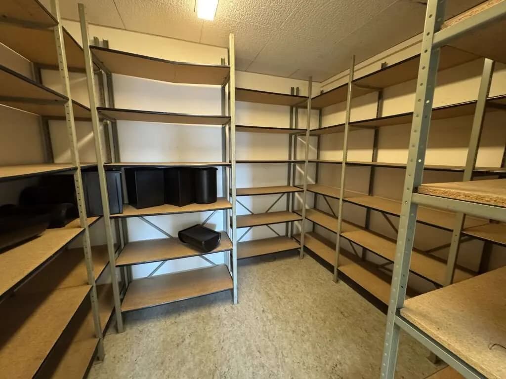 9-Zimmer-Gewerbeimmobilie mieten in Linz – 309 m², € 4.544 – Bild 8 von 22