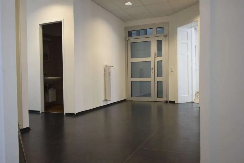 5-Zimmer-Gewerbeimmobilie mieten in Linz – 147 m², € 1.544 – Bild 4 von 6