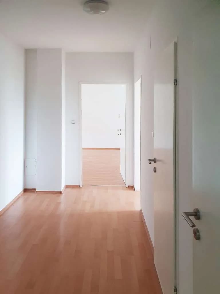 3-Zimmer-Wohnung mieten in Wiener Neustadt Land – 84 m², € 830 – Bild 2 von 10