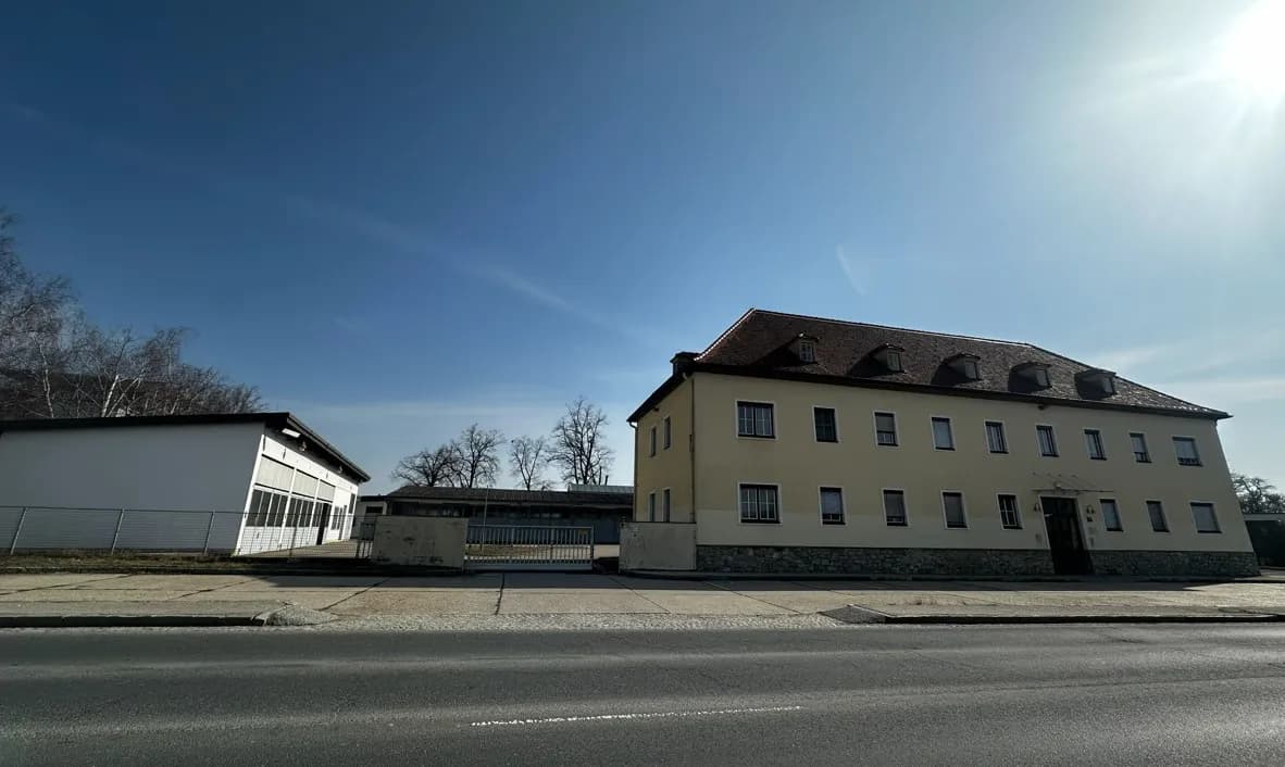 Gewerbeimmobilie kaufen in Horn – 3 756 m²
