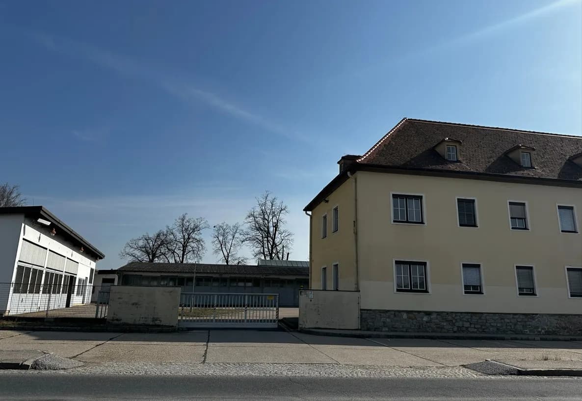 Gewerbeimmobilie kaufen in Horn – 3 756 m² – Bild 2 von 21