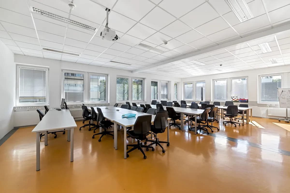 Gewerbeimmobilie mieten in Wien – 10 900 m², € 16 – Bild 8 von 12