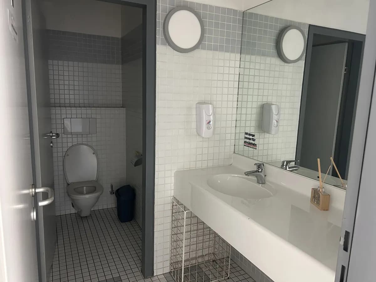 Gewerbeimmobilie mieten in Wien – 300 m², € 11 – Bild 11 von 16