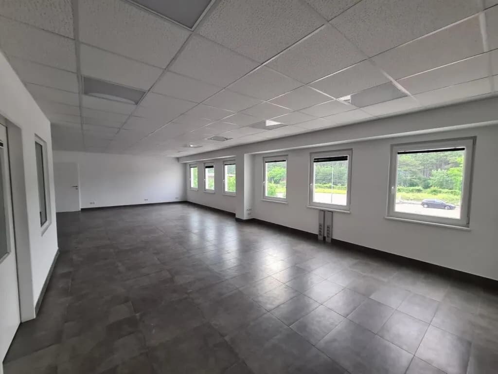 1-Zimmer-Gewerbeimmobilie mieten in Wiener Neustadt Land – 40 m², € 392 – Bild 6 von 6