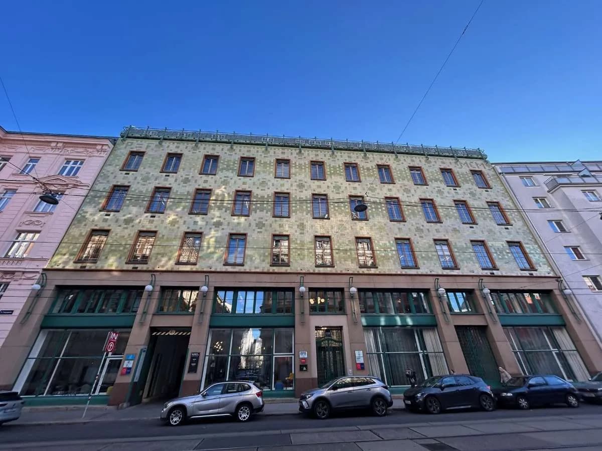 Gewerbeimmobilie mieten in Wien – 561 m², € 15