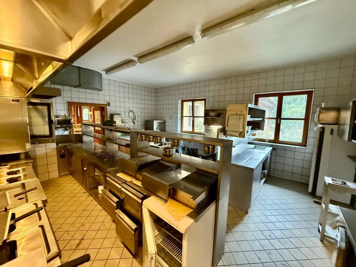 13-Zimmer-Haus kaufen in Korneuburg – 438,1 m², € 1.350.000 – Bild 6 von 16