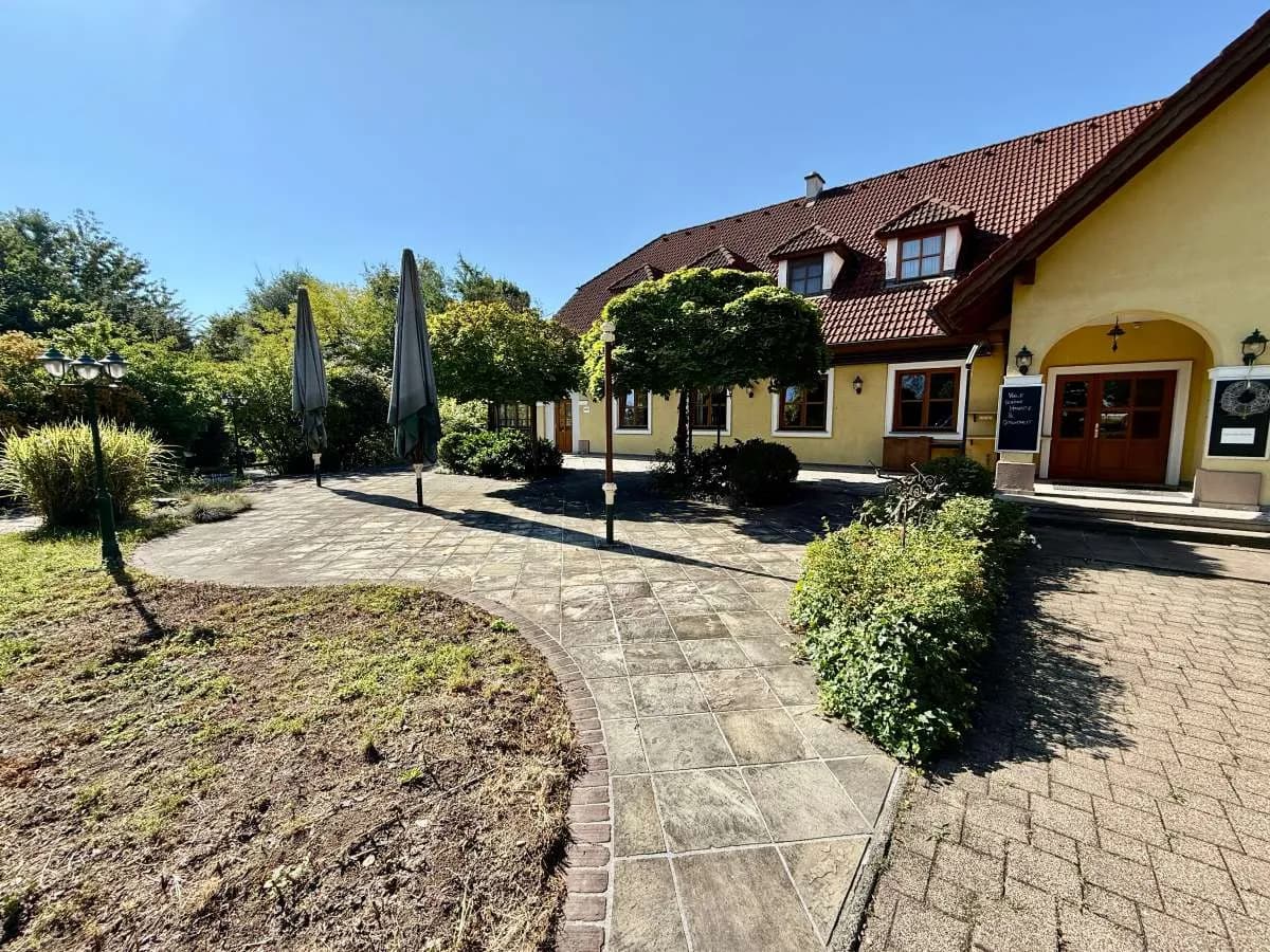 13-Zimmer-Haus kaufen in Korneuburg – 438,1 m², € 1.350.000 – Bild 14 von 16