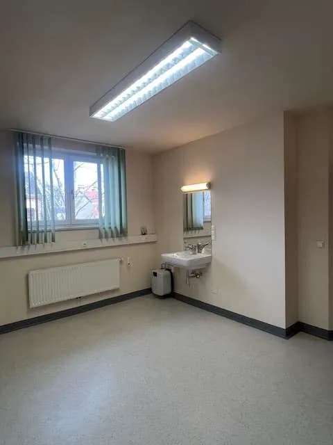 13-Zimmer-Gewerbeimmobilie mieten in Graz – 390 m², € 3.200 – Bild 36 von 49
