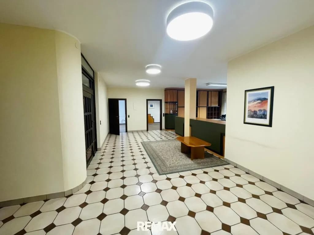 4-Zimmer-Gewerbeimmobilie mieten in Rohrbach – 174 m², € 1.618