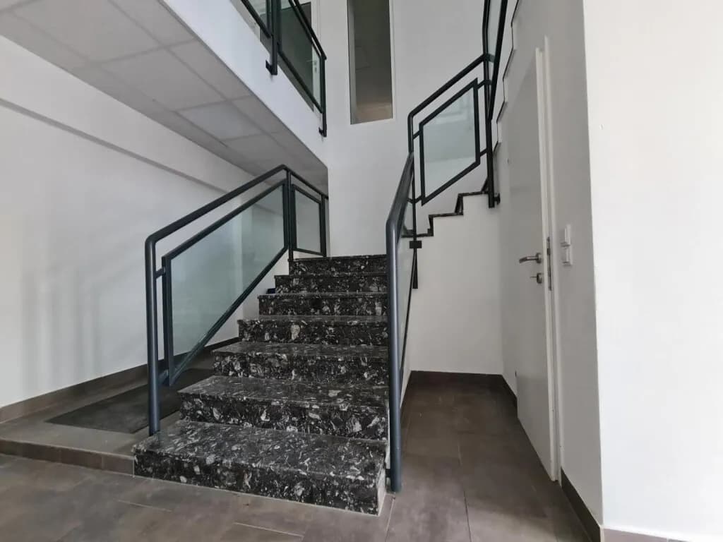 1-Zimmer-Gewerbeimmobilie mieten in Wiener Neustadt Land – 20 m², € 233 – Bild 3 von 6