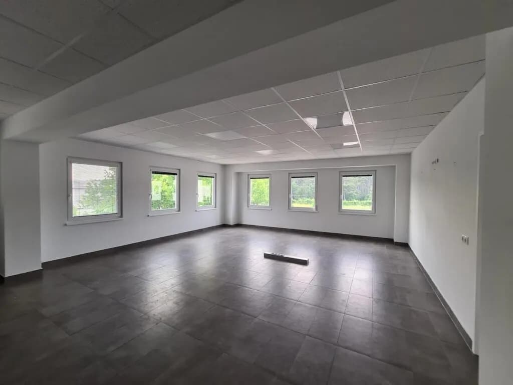 1-Zimmer-Gewerbeimmobilie mieten in Wiener Neustadt Land – 20 m², € 233 – Bild 5 von 6