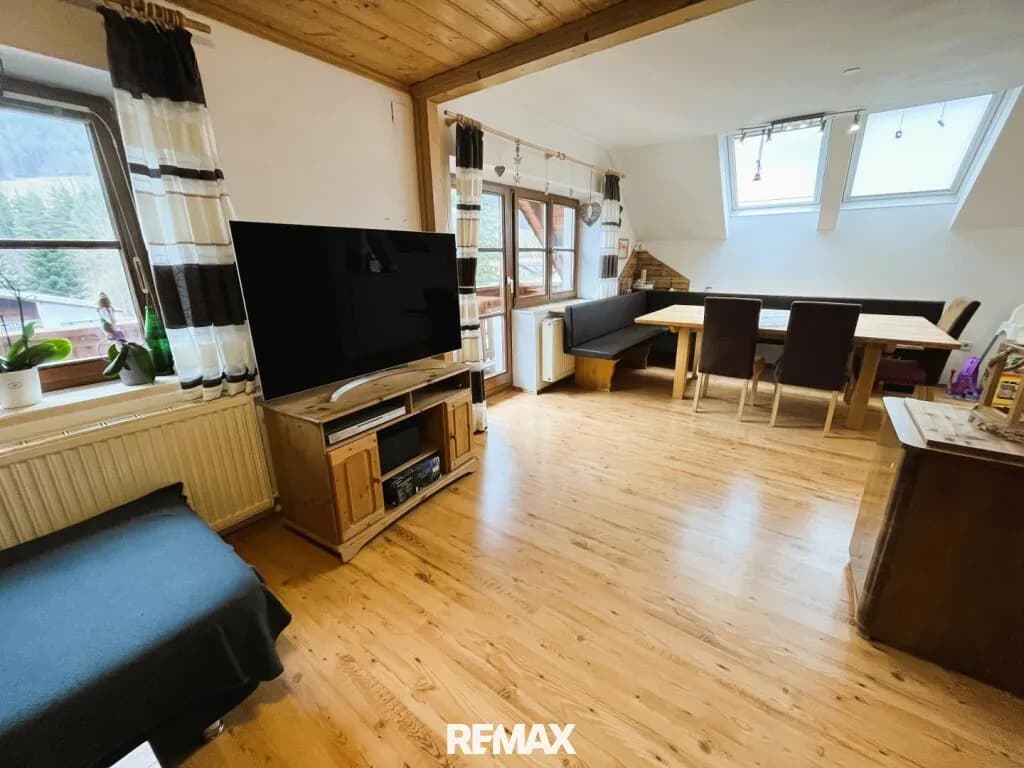 6-Zimmer-Haus kaufen in Neunkirchen – 202 m², € 439.000 – Bild 2 von 50