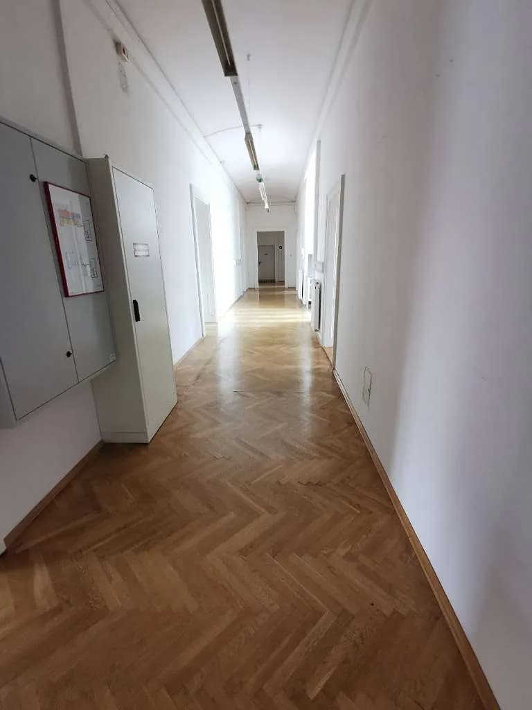 8-Zimmer-Gewerbeimmobilie mieten in Leoben – 300 m², € 3.760 – Bild 4 von 14